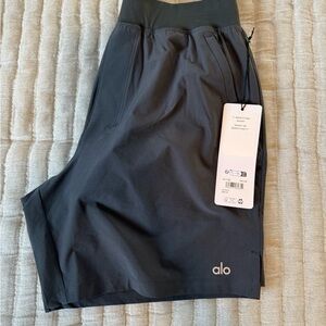 Alo Mens 7” repetition short